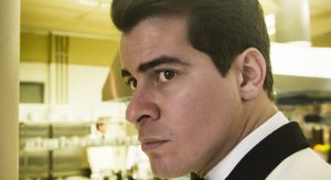 Thiago Martins como Julio na novela Pega pega