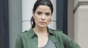 Vanessa Giácomo como Antônia na novela Pega pega