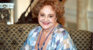 Eva Todor como Josefa na novela O cravo e a rosa