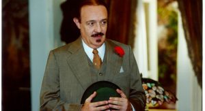 Ney Latorraca como Cornélio na novela O cravo e a rosa