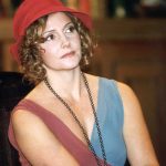 Maria Padilha como Dinorá na novela O cravo e a rosa