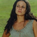 'Vanessa Gerbelli como Lindinha na novela O cravo e a rosa