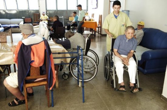 profissões: cuidador