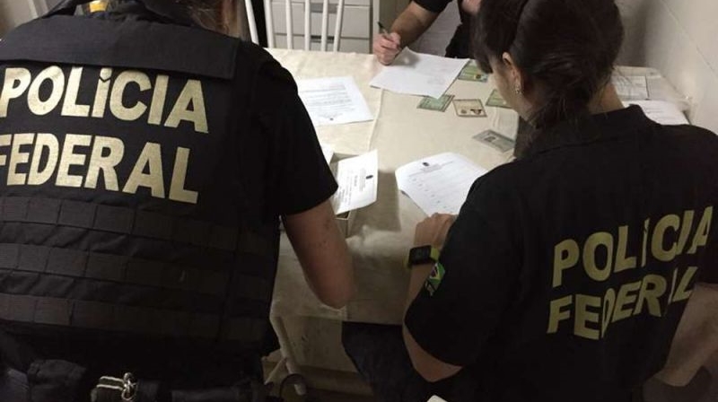 Policiais